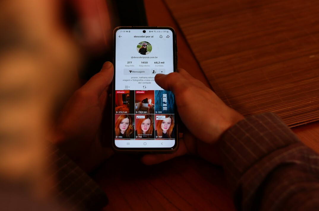 young person using social media